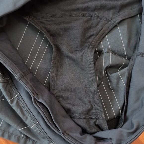 Lululemon Run Speed Short Reflective-Black Sz 6 - Picture 7 of 10